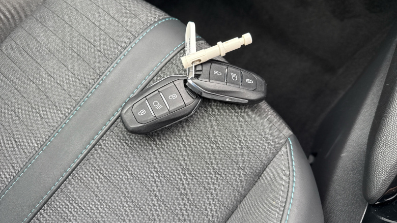 Peugeot 208 100kW Allure Premium 50kWh 5dr Auto Electric Hatchback